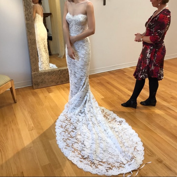 reem acra lace wedding dress